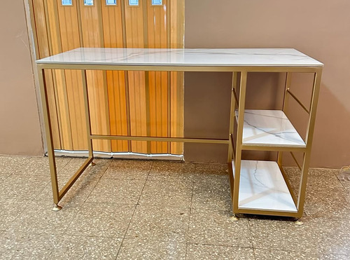 Escritorio De Lujo. Porcelanato Y Hierro Estructural. Blanco