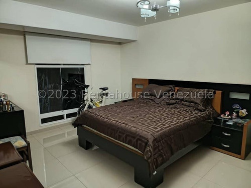 Apartamento En Venta En Sebucan Remodelado Con Cocina Equipada Y En Edificio Con Pozo De Agua 24-10844 Jc