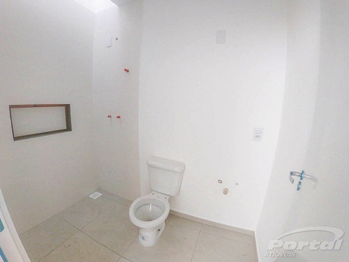 Sobrado 3 Dormitórios Sendo 1 Suíte, Sala, Cozinha, Área De Serviço, Lavabo, Bwc Social, Excelente Padrão De Acabamento, Área Privilegiada Da Cidade, 5 Minutos Do Centro! - 3576574v