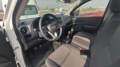 Imagen 9 de 13 de Nissan Np300 Estacas A/c
