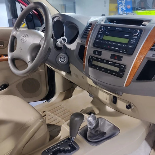 Imagen 8 de 11 de Toyota Fortuner 4x4 Año 2012