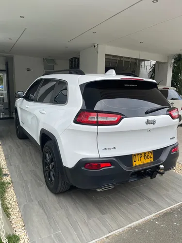 Jeep Cherokee 3.2 Longitude Plus