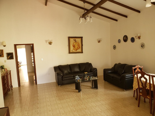 Altamira Excelente Ubicación Casa Con Anexos Independientes Espectacular Terreno 17 Puestos De Estacionamientos Amplio Jardín