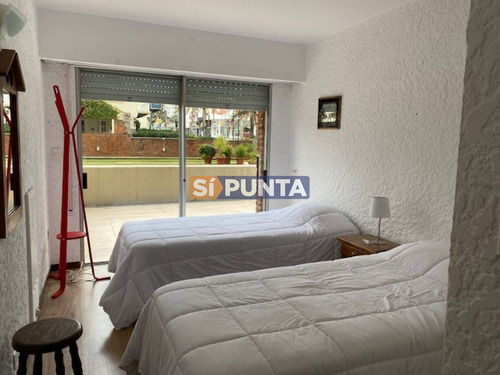 Imagen 22 de 25 de Península, Edificio Caleta