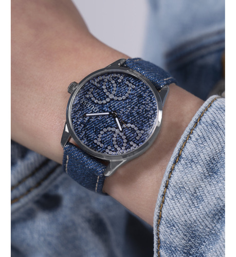 Reloj Guess G Stich Gw0755l1 Mujer Plateado Silicona Correa Azul Fondo Azul