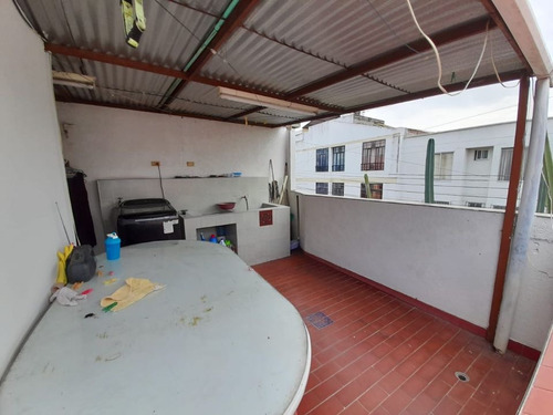 Casa Esquinera De Dos Pisos Más Terraza En Venta Portal Del Recreo