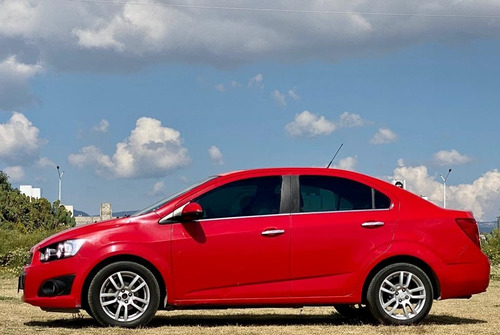 Imagen 3 de 11 de Chevrolet Sonic Ltz 2017 At Rojo A Crédito