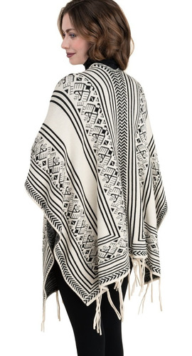 Imagen 2 de 10 de Poncho Capa Chal Largo Flecos Tejido Suave Tribal Boho Chic.