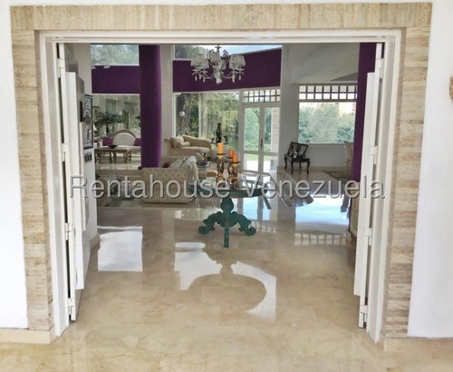 Hermosisima Casa Ubicada En Zona De Mayor Demanda De La Ciudad En Venta En La Lagunita Country Club Yf
