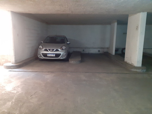 Cochera Venta Calle Chacabuco Barrio Centro Expensas Bajas