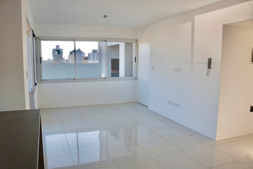 Piso 3 Ambientes Con Patio En Azotea - Sin Comisión