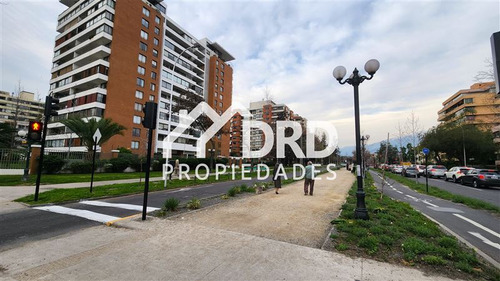 Imagen 25 de 27 de Departamento En Venta De 4 Dormitorios En Providencia