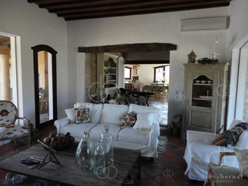 Imagen 6 de 30 de Chalet De 1.800m2, 4 Dormitorios Y Piscina En Pinares, Punta Del Este