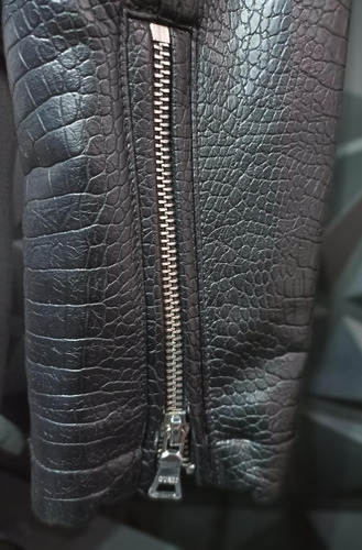Chaqueta De Cuero Guess Para Dama Con Estilo Y Comodidad
