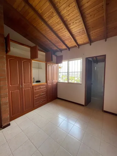 Casa En Venta En Jardines De La Católica. Cod V11893