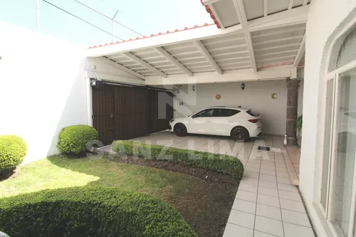Arboledas 2a. Secc.: Amplia E Iluminada Casa, En Cerrada Con Control De Acceso
