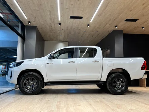 Toyota Hilux 2.4 Diesel Srv 4X4 At