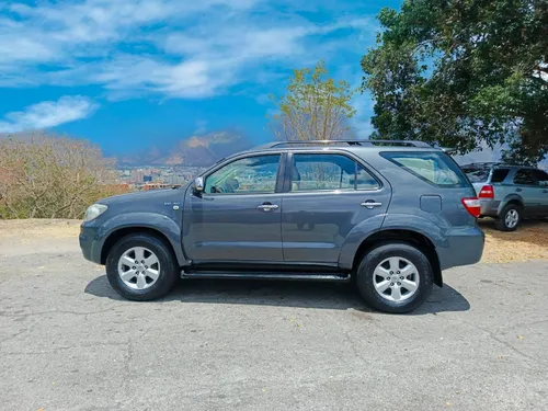 Toyota Fortuner 2010 4x4
