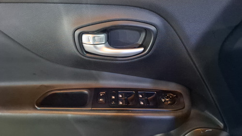 Jeep Renegade 1.3 LATITUDE AUTO