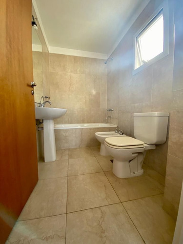 Imagen 5 de 20 de Venta Lugones 1601 2 Ambientes Balcon 300 Metros Subte Urqui