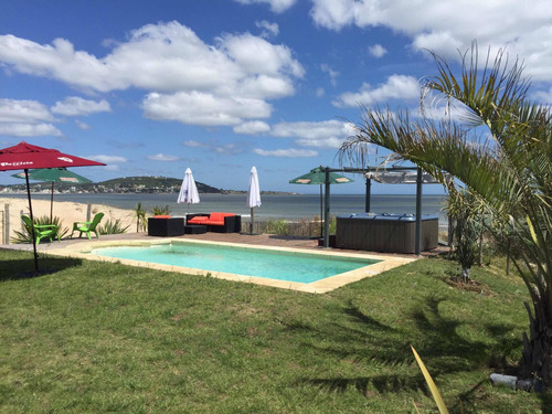 Alquilo Piriapolis Lindos Aptos De 1 Y 2 Dormitorios Sobre La Arena Rodeado De Palmeras Piscina Cerrada 38 Grados Sala De Juegos Un Lugar Unico En Piriapolis