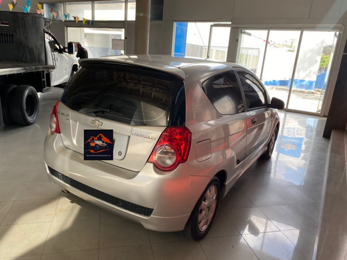 Imagen 4 de 8 de Chevrolet Aveo Lt