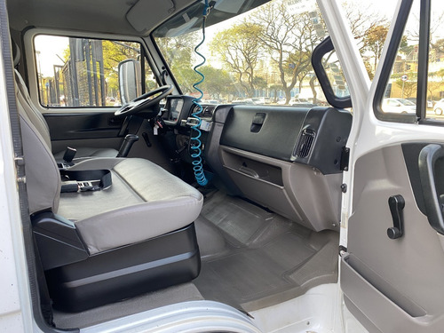 Imagem 9 de 15 de Vw 13-160 Ano 2018 6x2 Bau 7,50 Mts Frigorifico -10 Graus