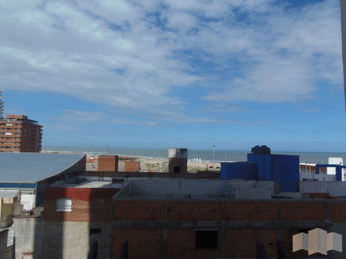 Imagen 18 de 30 de Frente A La Playa