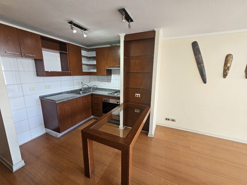 Arriendo Depto. Año Corrido Sin Muebles En Coraceros.
