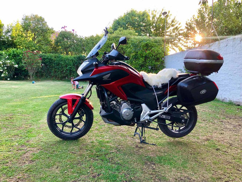 Imagen 5 de 23 de Honda Nc700 Equipada Con Baul Trasero Givi Y Laterales Givi