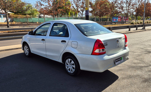 Toyota Etios 1.5 Sedan X
