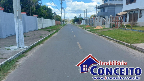Imagem 23 de 30 de Rc448 - Excelente Residência De Esquina Com Piscina No Centro De Imbé