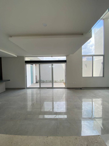 Imagen 4 de 10 de Casa En Renta Circuito Dorado, La Soledad, 64846