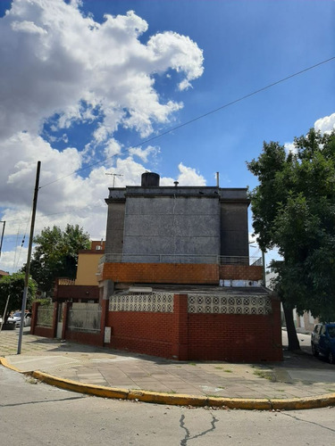 Casa En Venta En Liniers