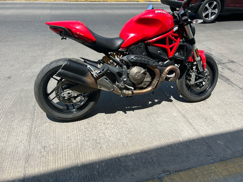 Moto Ducatti Monster 821 Cal Dmh