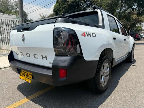 Renault Duster Oroch 1.3 turbo Intens 4x4 mecanica