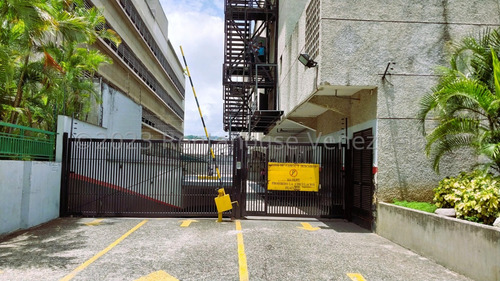 Carla Gonzalez Galpon En Alquiler En Los Cortijos De Lourdes Mls #24-5264 Sl