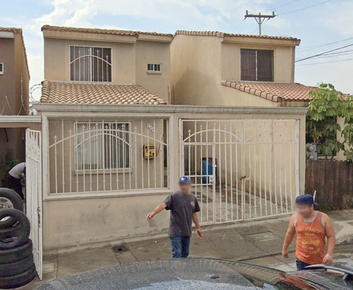 Casa En Remate Bancario En Prol. Av. Ruiz, Los Encinos, Ensenada, B.c. (65% Debajo De Su Valor Comercial, Solo Recursos Propios, Unica Oportunidad) Ijmo2