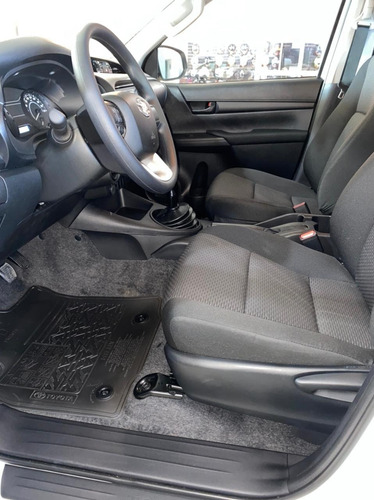 Imagen 11 de 17 de Toyota Hilux 2022 2.4 Cd Dx 150cv 4x4