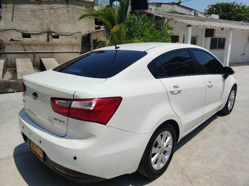 Kia Rio 2014 1.4 4 P