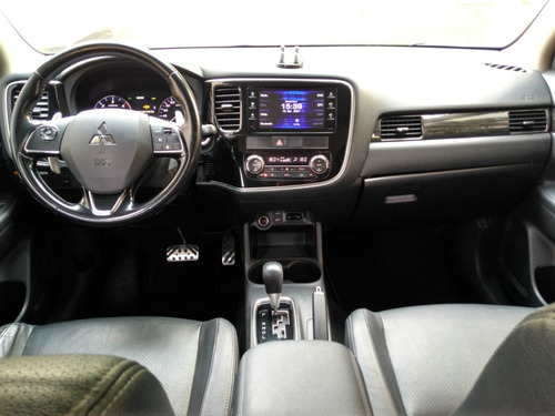 Imagem 6 de 15 de Mitsubishi Outlander 2.2 Diesel, Automática, 07 Lugares
