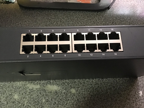Tp Link Gigabit Switch Tl-sg1016 De 16-port Gigabit Switch (Usado)