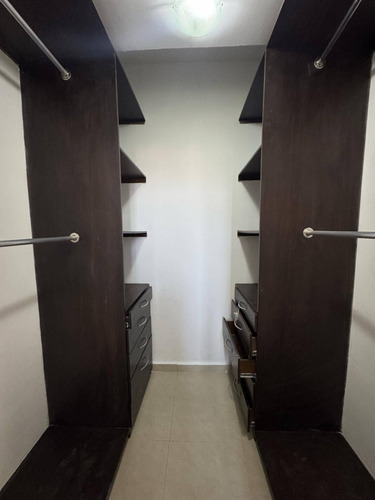 Cod: 276063 Apartamento Duplex En Alquiler. Residencias Risbel Garden, Urb. El Bosque, 1200$ Mml Solo Clientes