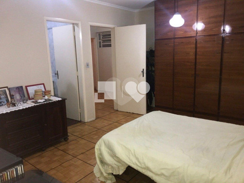 Imagem 27 de 30 de Vende Casa 6 Dormitórios, Suíte, Churrasqueira, 3 Vagas No Bairro Menino Deus - Reo452750