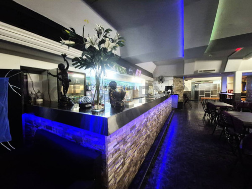 Alquiler Local / Salón De 420 M2 En Recoleta