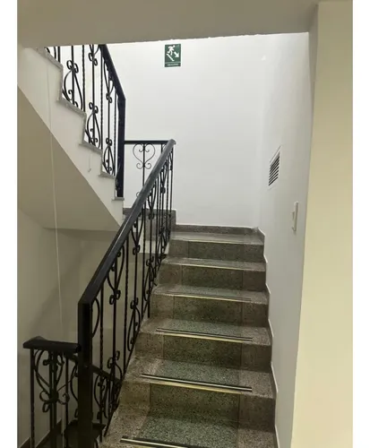 Vendo Bodega En Las Ferias, 562,50 Mts2. 3 Pisos. Bogotá.