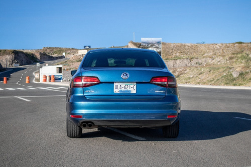 Imagen 5 de 15 de Jetta Sportline Mk Vi 2018 Azul