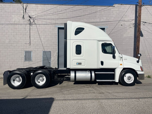 Tractocamión Nacional 2015 Freightliner Cascadia 125/camarot