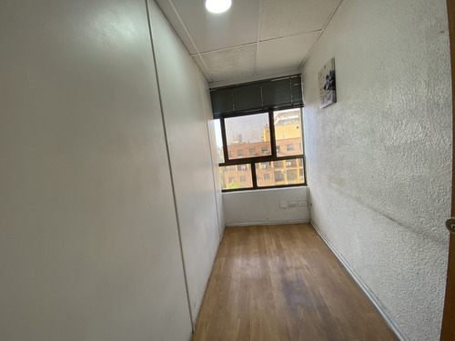 Arriendo Oficina Excelente Ubicación A Pasos Metro Tobalaba
