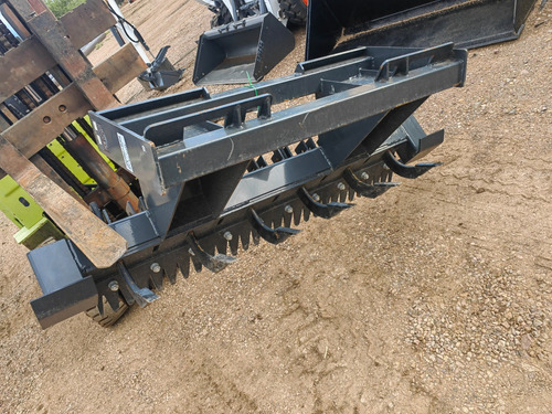 Ripper Escalificador Para Minicargador Nivelador Con Picos